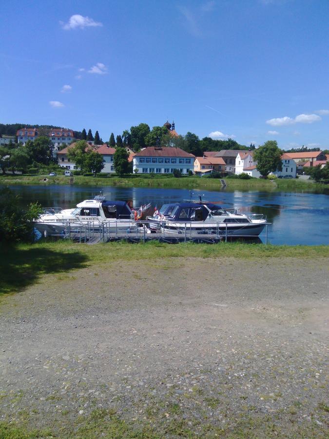 Penzion Paták Kamyk nad Vltavou Exterior foto